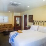 Castillo Inn at The Beach: Beachside Hotel in Santa Barbara